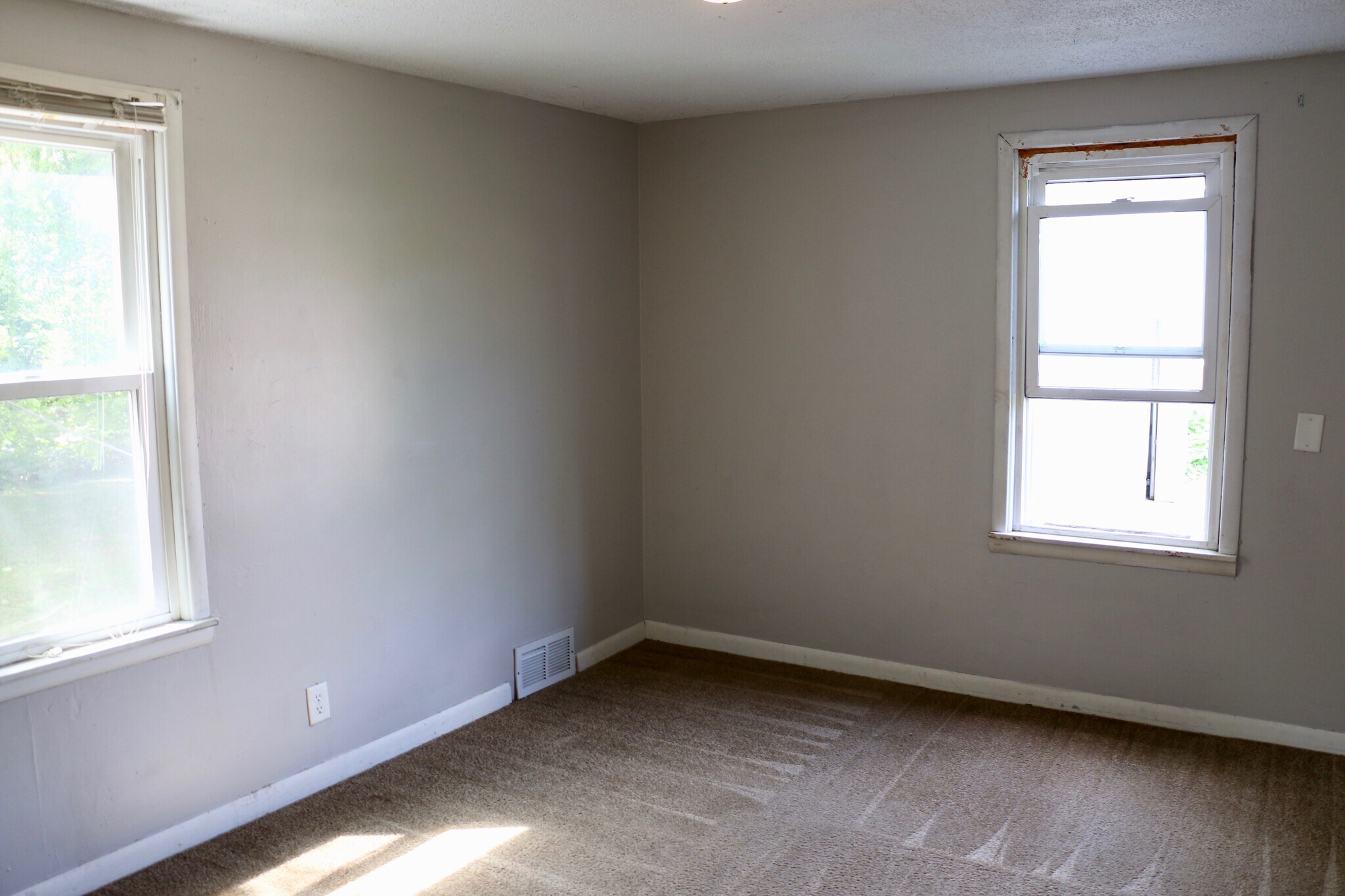 Bedroom - 213 Mound Ave