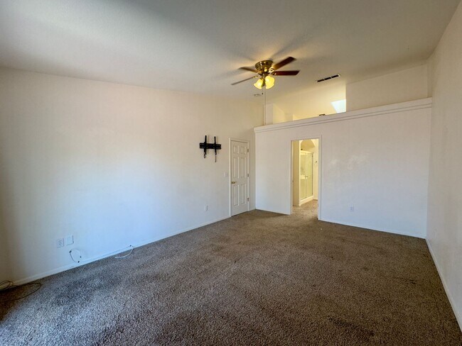 Building Photo - Nice Family Home