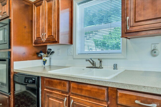 Building Photo - 1623 Whitehall Ln