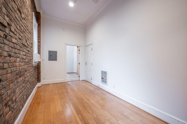 Building Photo - 310 Prince St