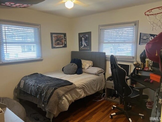 Building Photo - 843 Sparta St