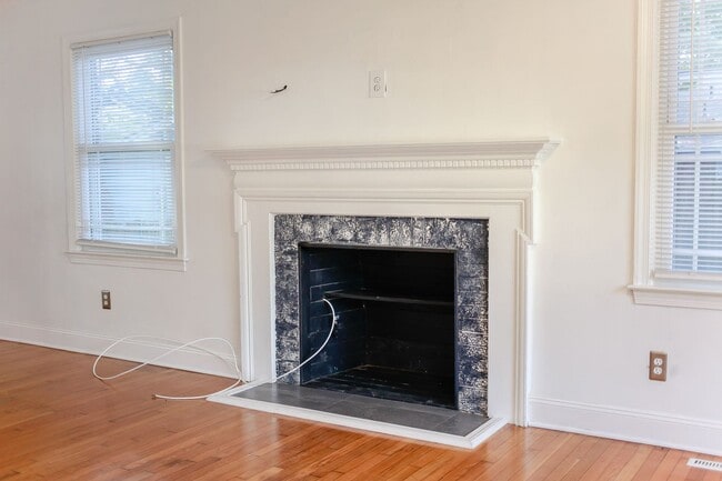 Building Photo - Elizabeth Lake Estates