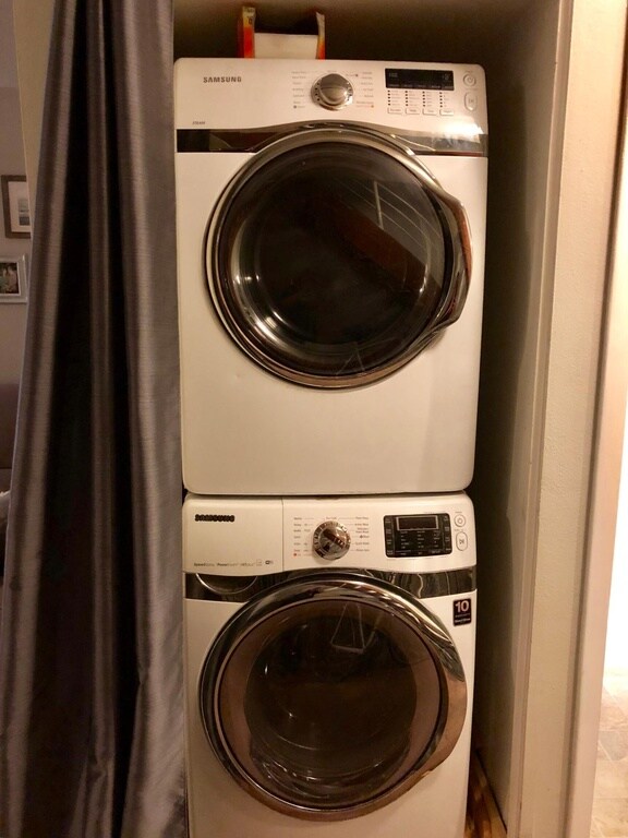 Stackable Washer and Dryer Hookup - 1150 Inca St
