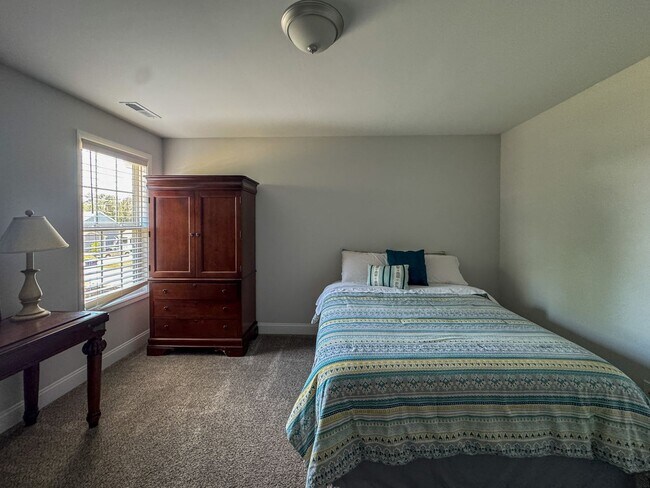 Building Photo - Stunning 4 Bed 2.5 Bath Home in Cameron with Fenced Yard