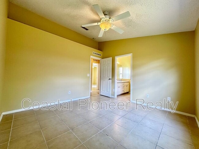 Building Photo - 10248 Cody Ln
