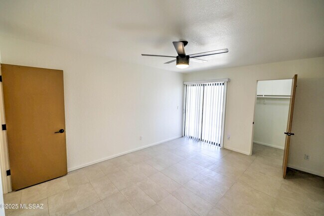 Building Photo - 5144 N Avenida Primera