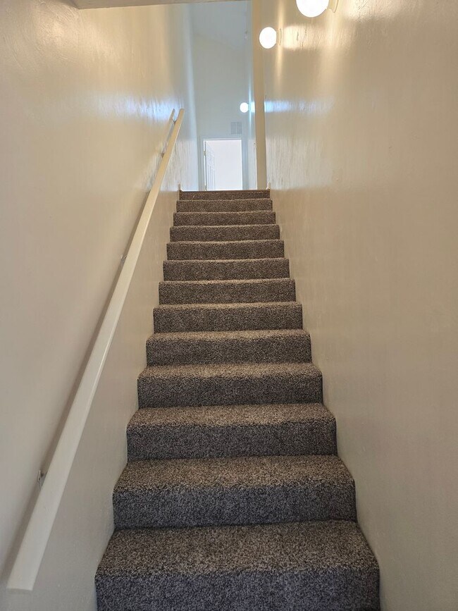 Building Photo - P735