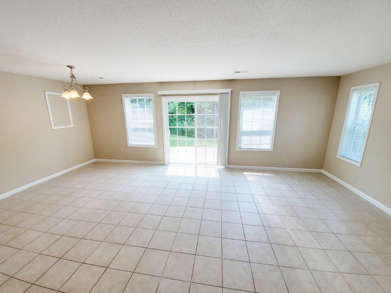 Building Photo - 4927 Grouse Holw Dr