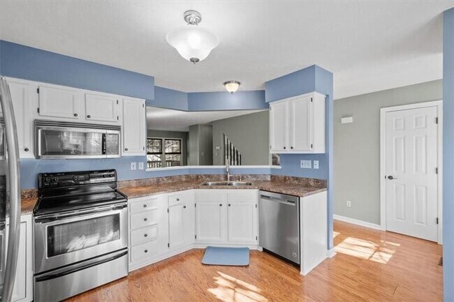 Building Photo - 102 Westbrooke Ln