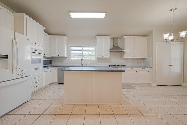 Building Photo - 9407 Dora Meadows Dr