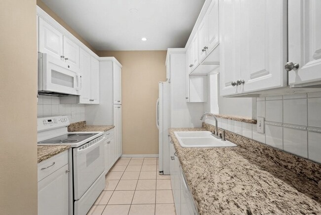 Building Photo - 7300 Regency Square Ct