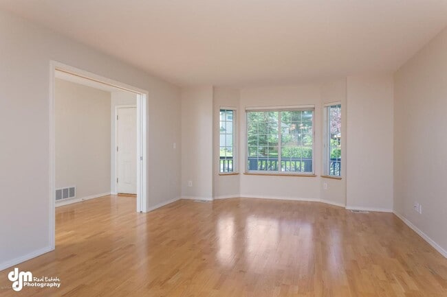 Building Photo - 2041 Tributary Cir