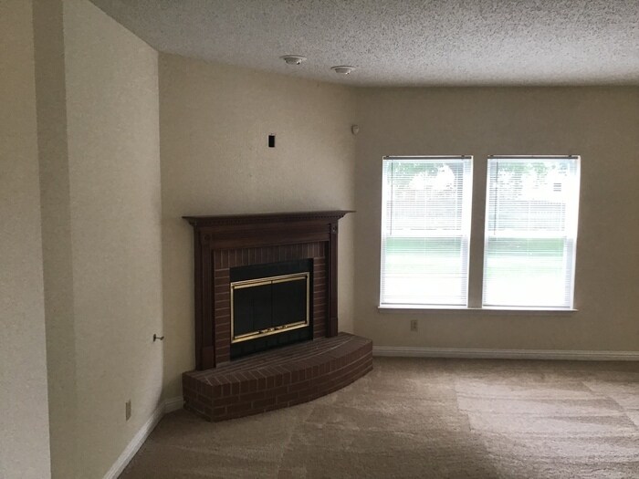 Building Photo - 6517 Apple Branch Ln