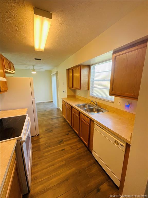 Building Photo - 941 SW Fenway Rd