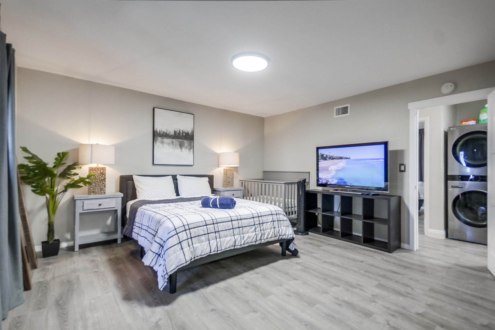 Get full access to a laundry nook w/ a washer & dryer, stocked with all the essentials - 5551 Churchward St