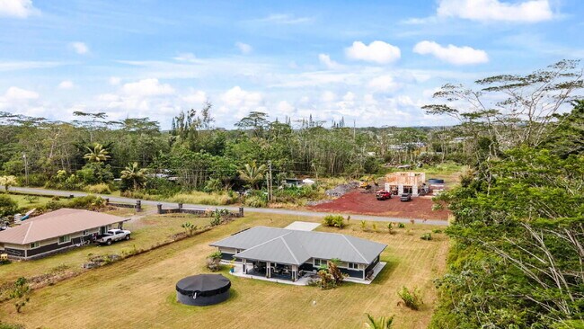 Building Photo - Move-In Ready, 3-Bedroom Fully Furnished Retreat with 3 Bathroom in Keaau Paradise!"