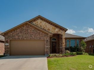 Building Photo - 3329 Tamarack Ln