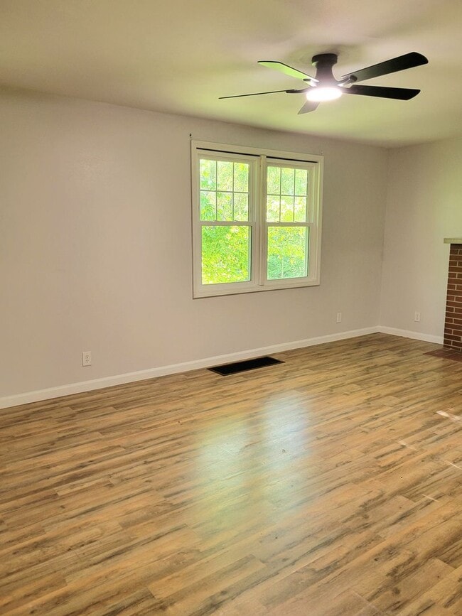 Building Photo - For Rent...300 Bethel, Collinsville