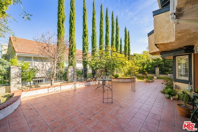 Building Photo - 3860 Cazador St