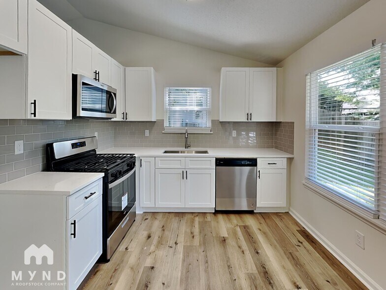 Building Photo - 3221 River Mist Cove