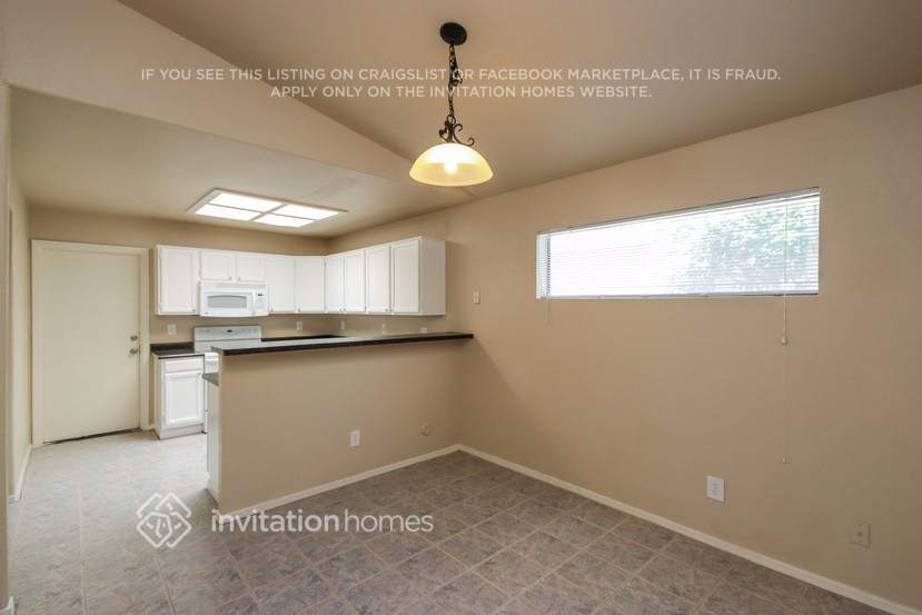 Building Photo - 8142 W Mescal St