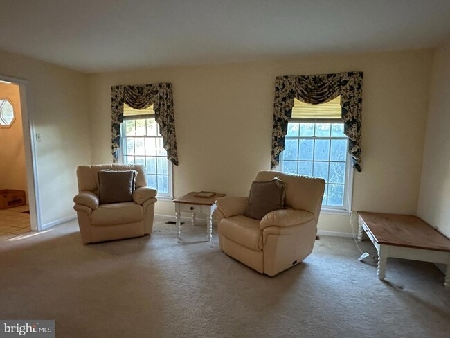 Building Photo - 703 Lora Ln