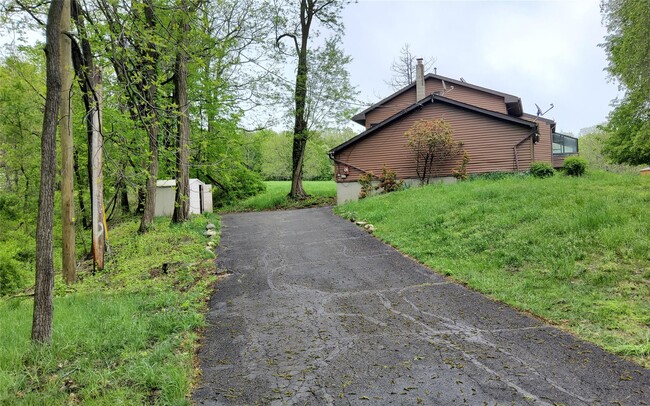 Primary Photo - 40 Felter Hill Rd