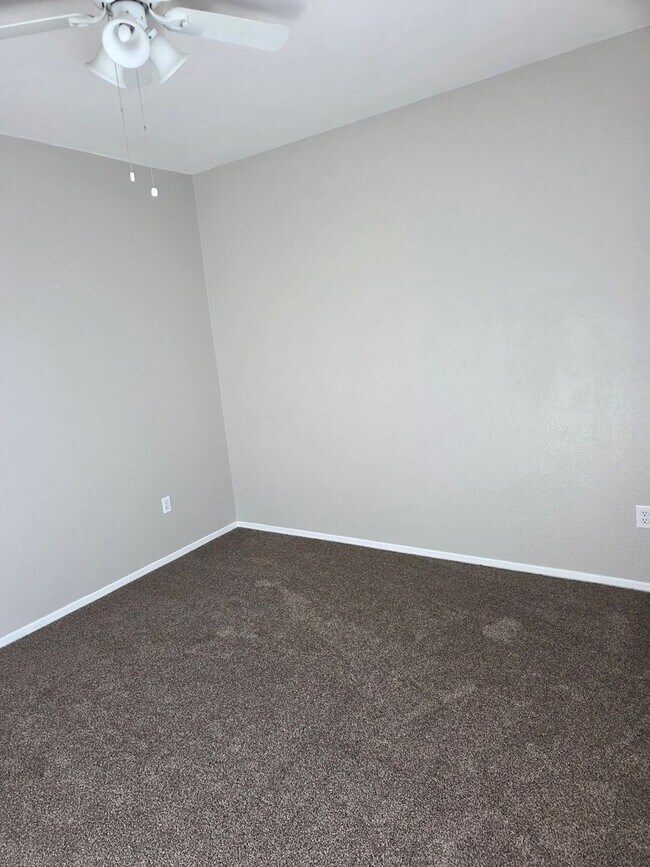 Building Photo - San Simeon Condo