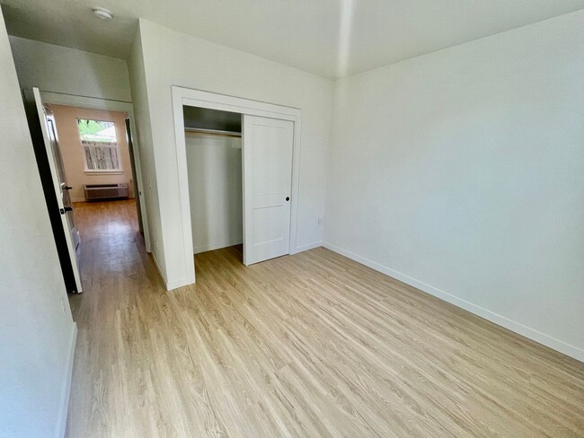 Building Photo - Multnomah Multiplex - 1/2 MONTH FREE RENT!