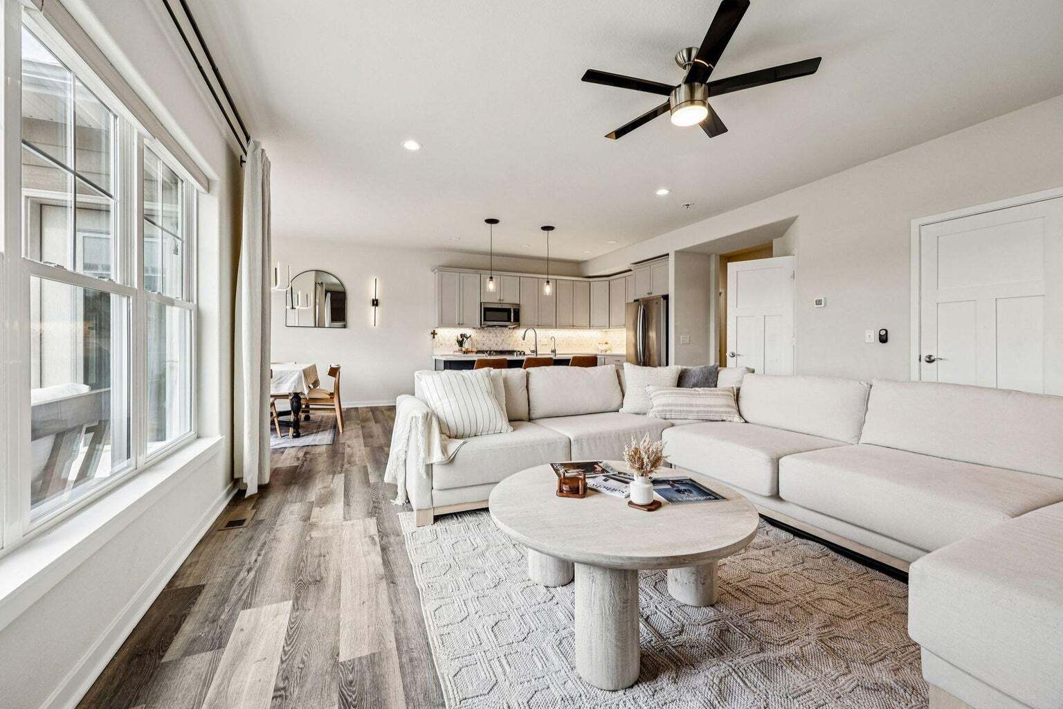 Building Photo - 2945 N 186th St