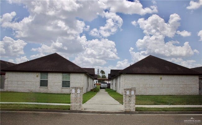 Primary Photo - 2004 W Western Dr