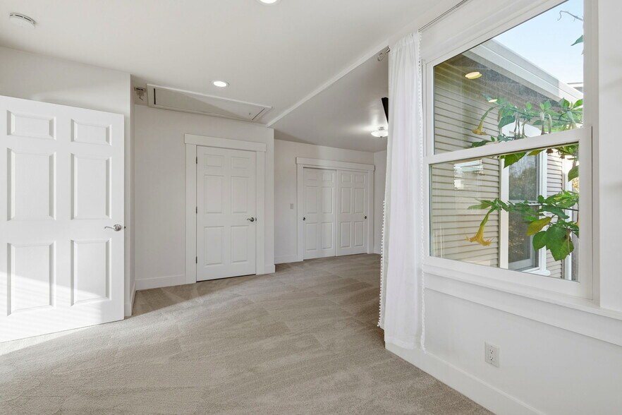 Building Photo - 603 Poplar Ave