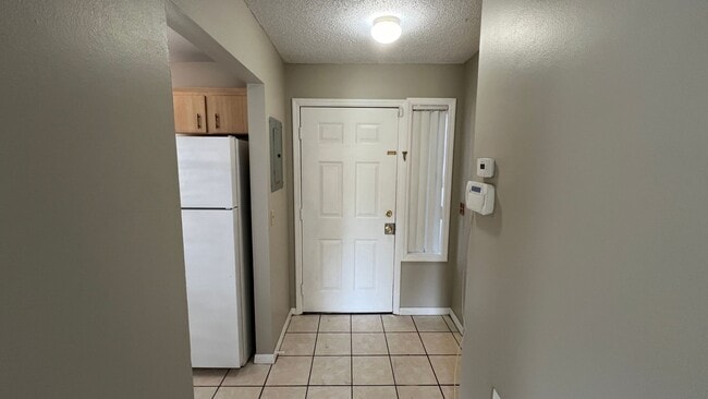 Building Photo - 112 Dahlia Village Cir