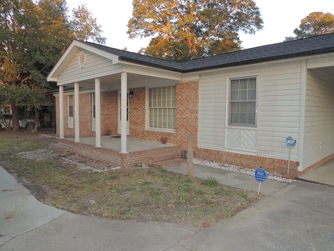 Building Photo - 1113 Strickland Bridge Rd