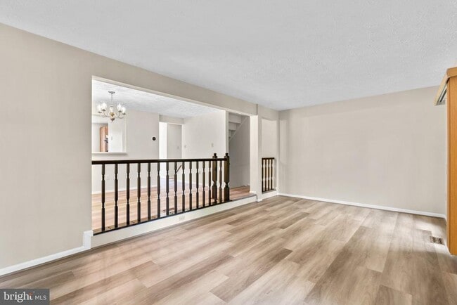 Building Photo - 15649 Mews Ct