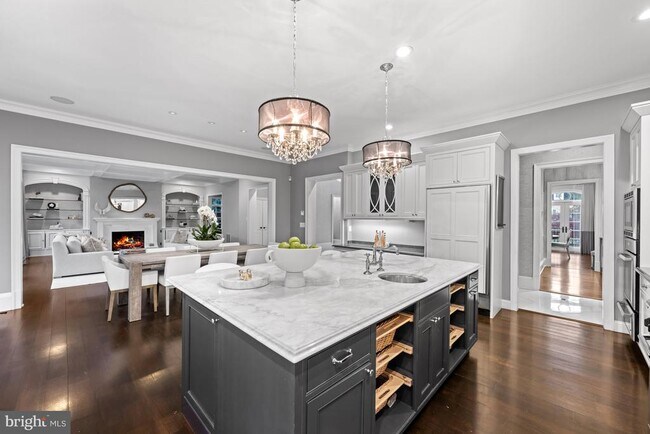 Building Photo - 8305 Fox Haven Dr