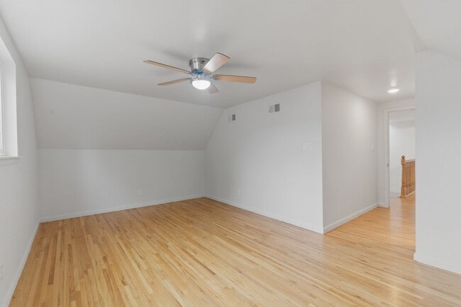 Building Photo - 8111 E Briarwood Blvd