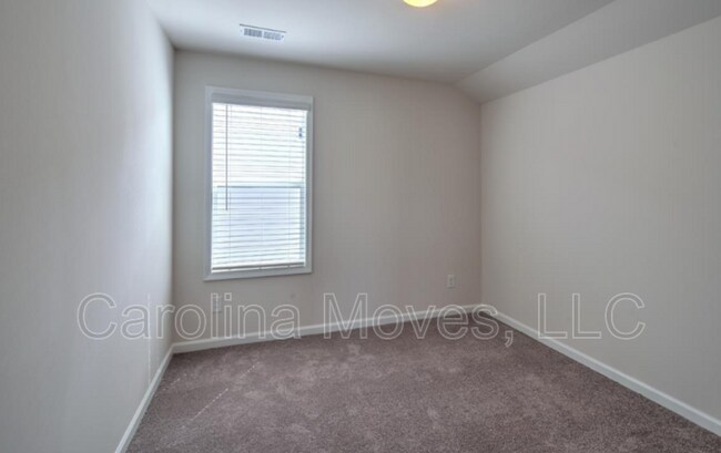 Building Photo - 904 Bryden Ln