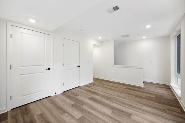 Building Photo - 1514 Master St