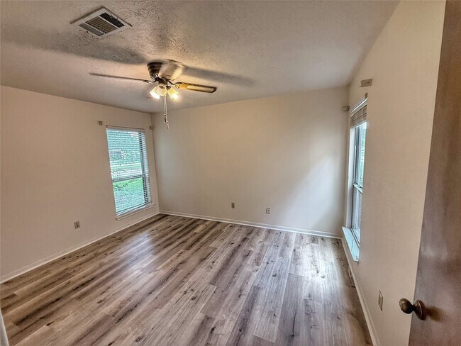 Building Photo - 13103 Holston Hills Dr