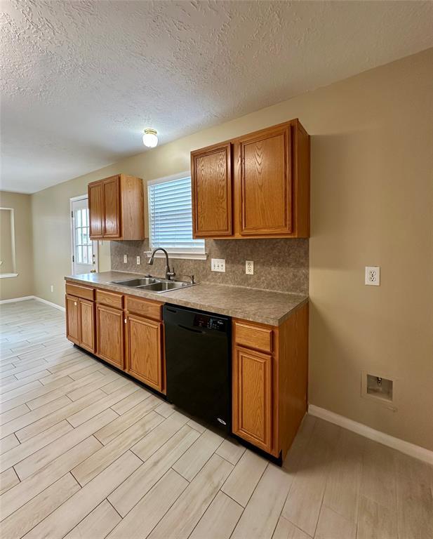 Building Photo - 16402 Tudor Point Ct