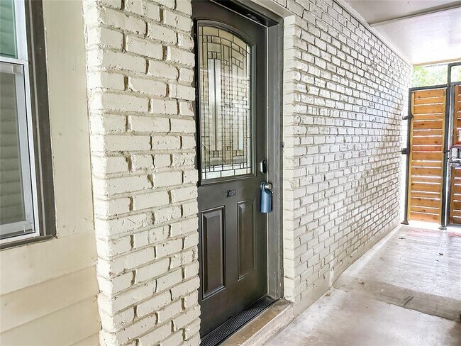 Building Photo - 1307 Norwalk Ln