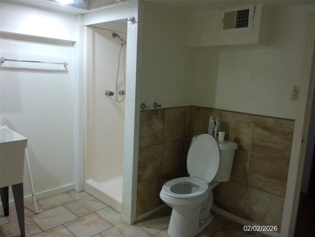 Building Photo - 4619 Ave S