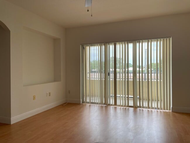 Building Photo - 1802 Belmont Pl