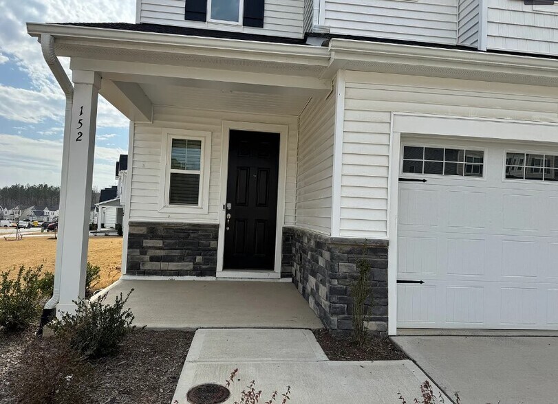 Building Photo - 152 Canyon Gap Way