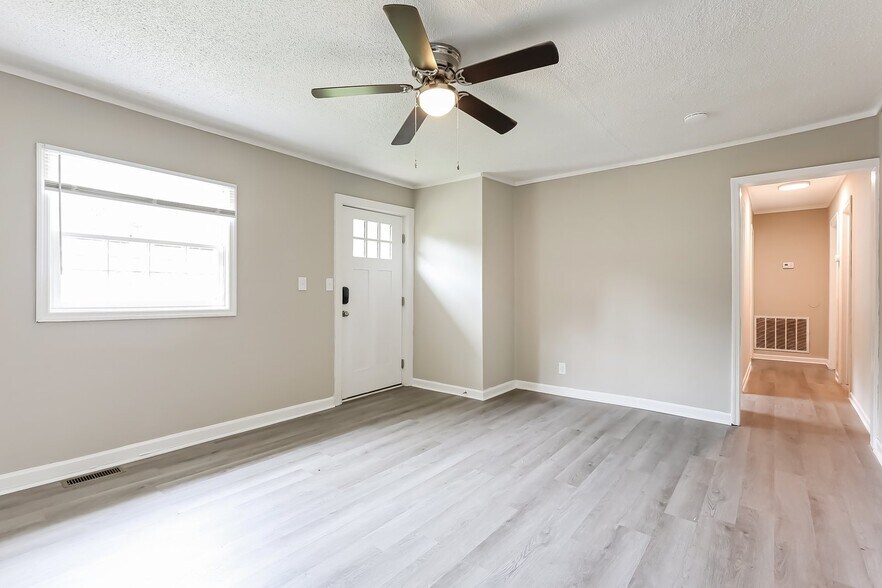 Building Photo - 36 Shady Ln