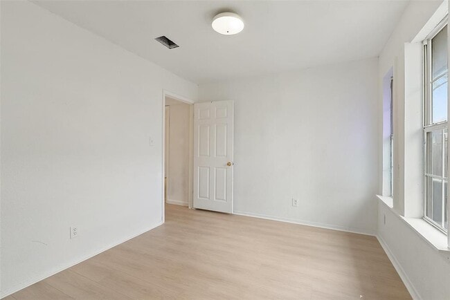 Building Photo - 1010 Bird Creek Dr