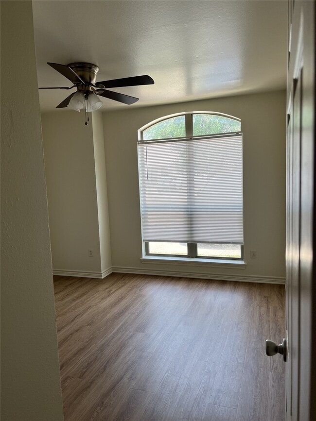 Building Photo - 712 Sharp St