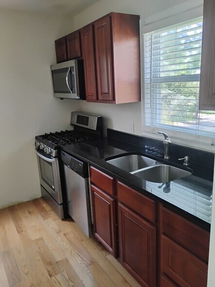 Building Photo - 4222 Elderon Ave
