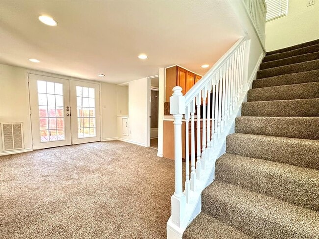 Building Photo - 3024 E 12th St